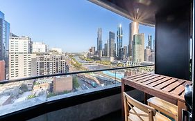 Aura2107, 2 Bedroom Apartment With Balcony, Stunning Yarra River And City Views