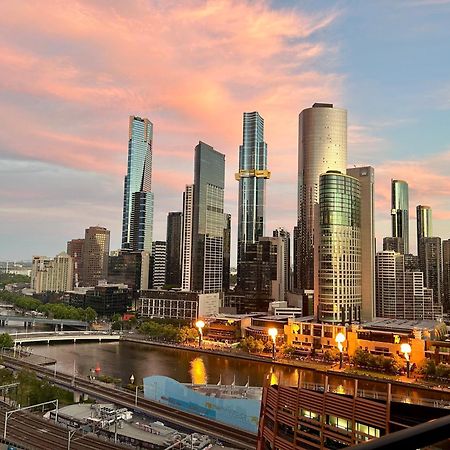 Aura2107, 2 Bedroom Apartment With Balcony, Stunning Yarra River And City Views Melbourne Exterior photo