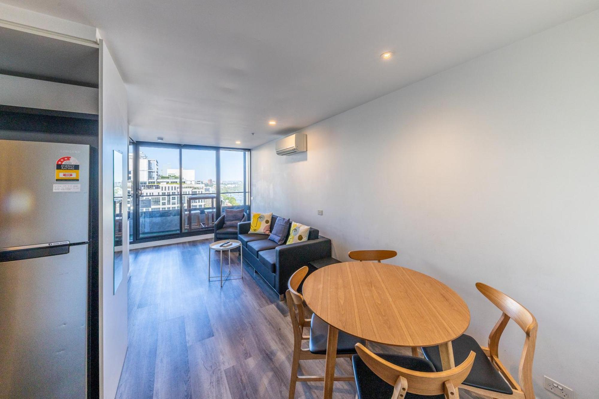 Aura2107, 2 Bedroom Apartment With Balcony, Stunning Yarra River And City Views Melbourne Exterior photo